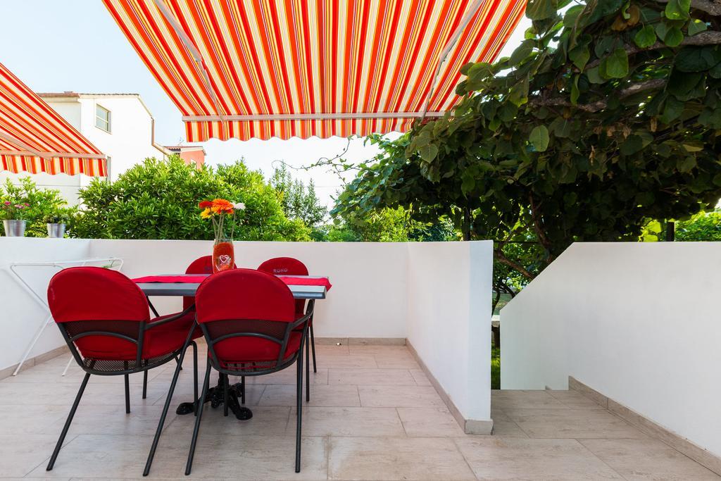 Apartments Elizabeth Биоград-на-Мору Экстерьер фото