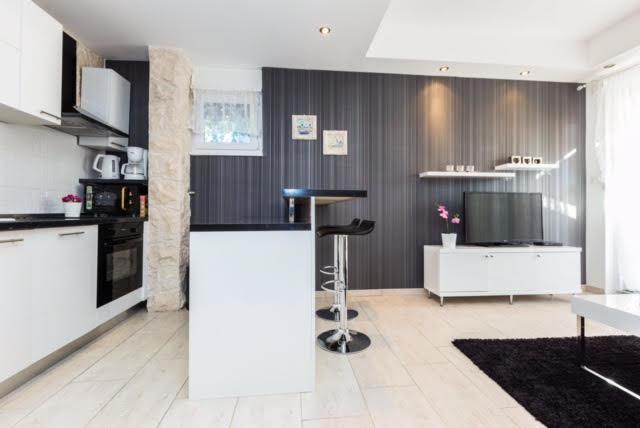 Apartments Elizabeth Биоград-на-Мору Экстерьер фото